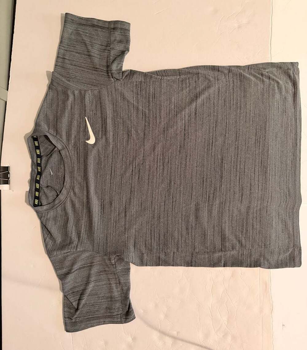 Nike Dri-FIT Heather Gray Athletic Training T-Shirt with Center Swoosh